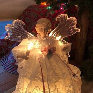 Holiday Classics treetop/tabletop animated Angel Figurine